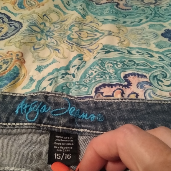 Women's juniors ariya jean capris - Picture 5 of 5